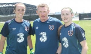 Coach Paul O'Brien with Ireland's goalkeepers Niamh Reid Burke (left) and Charlotte McCormack (right)